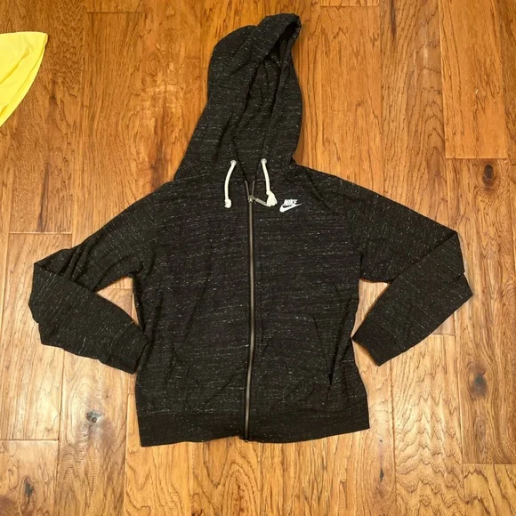 Nike bundle Nike Yellow V-Neck Women's Top and Nike black zip up hoodie- size S - Picture 7 of 11